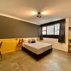 Casa Mosaiko Primer Parque Laureles Pensión